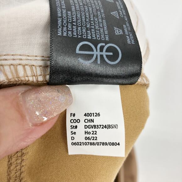 GLORIA VANDERBILT Avery Leggings sz 10 Tan Faux Leather Skinny Pull-On Pants NWT - Picture 12 of 13